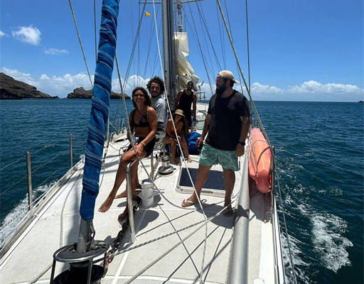 Парусная экспедиция «Братство-2025» достигла райского острова Нуку-Хива во Французской Полинезии