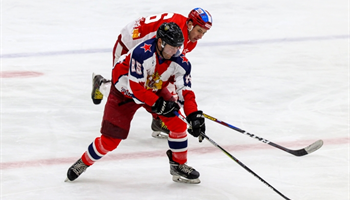  Росгвардейские хоккеисты провели матч против звезд СССР и России