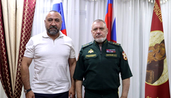 Генерал-полковник Алексей Воробьев встретился c олимпийским чемпионом по боксу Александром Лебзяком